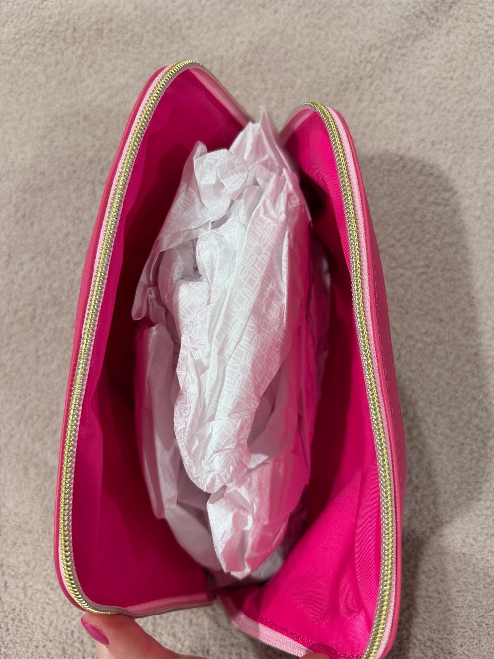 NWT! Lilly Pulitzer Bright Pink Floral Cosmetic Case - Picture 3 of 3
